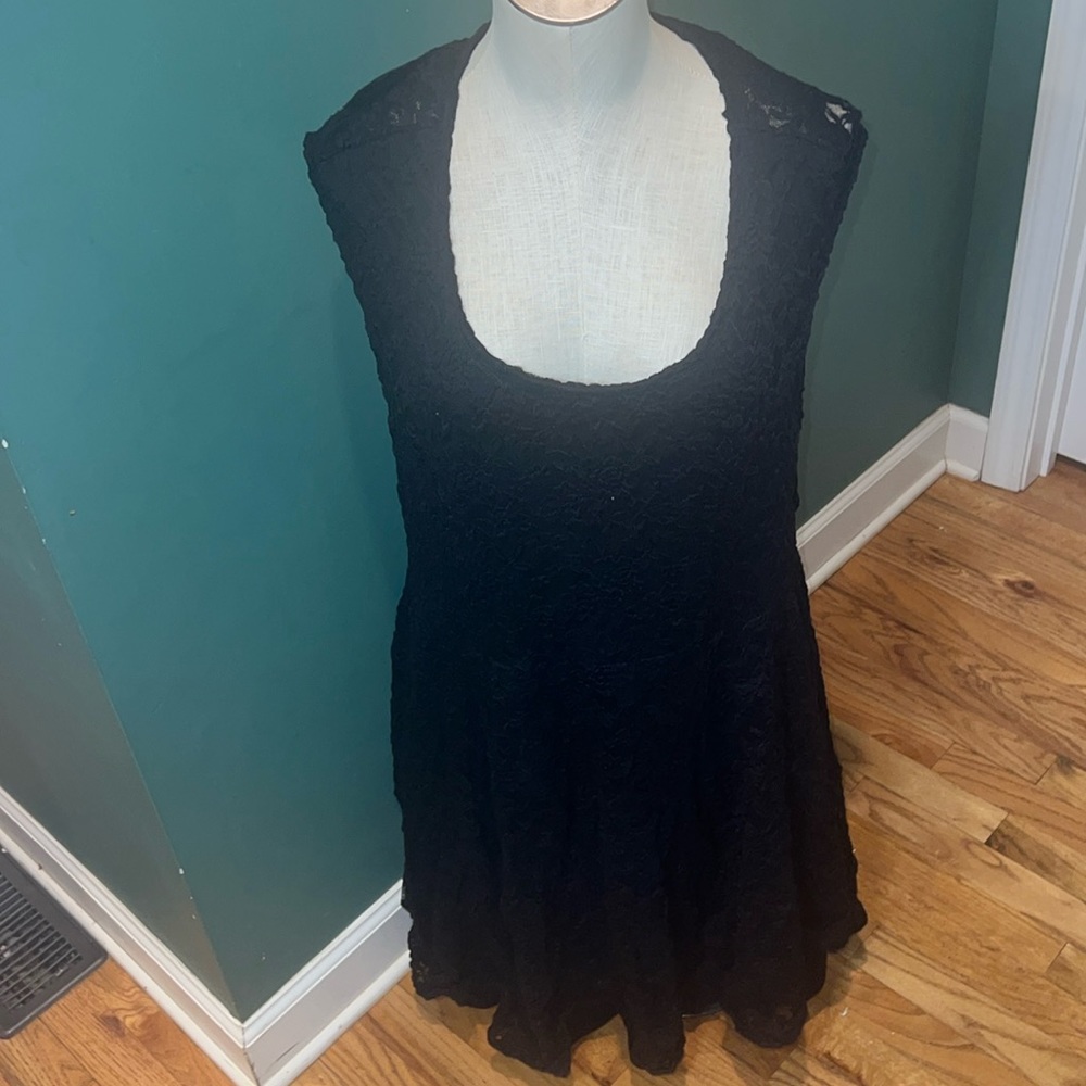Torrid black scoop neck lace dress, size‎ 2 with back crisscross